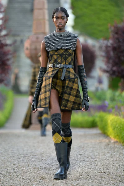 Look 30
